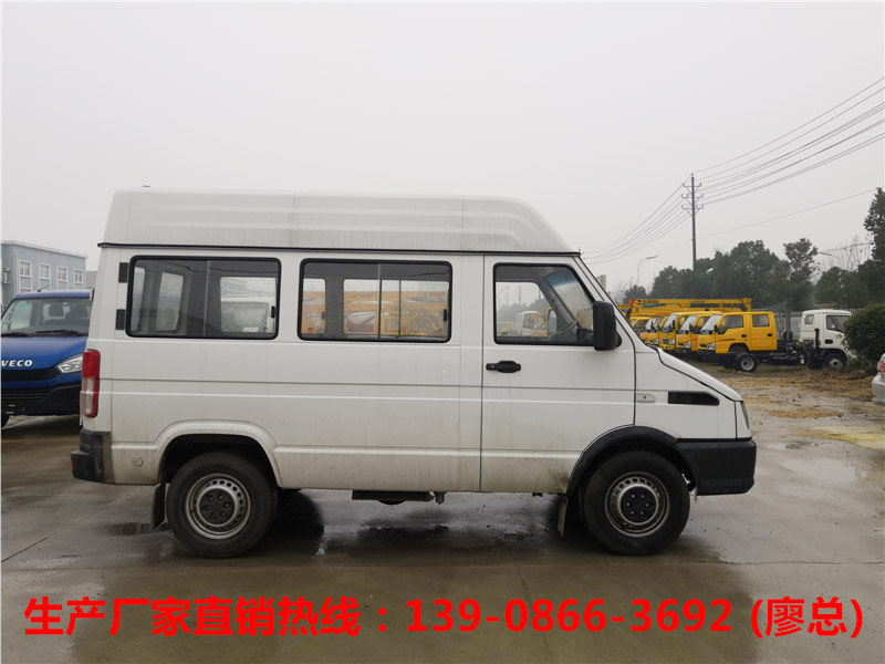 依维柯得意殡仪车