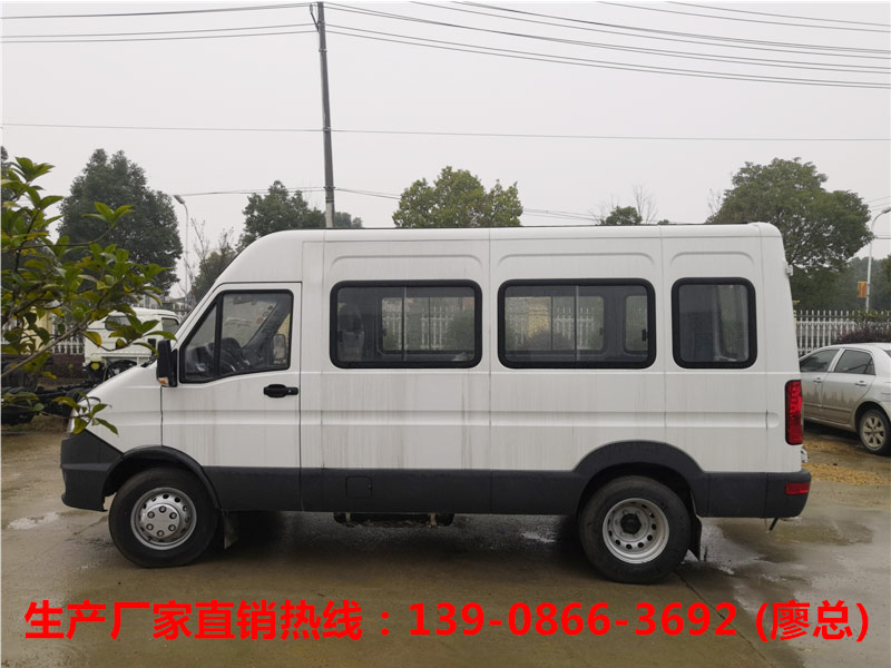 依维柯得意殡仪车